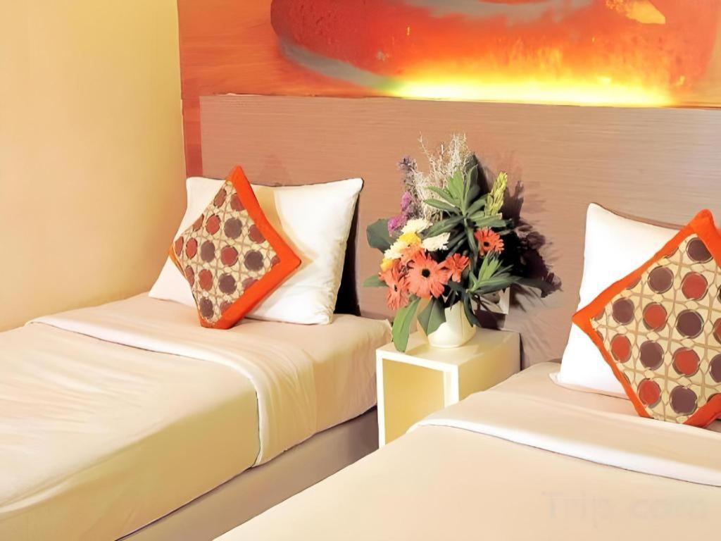 Clay Hotel Jakarta Exterior foto